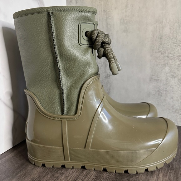 Ugg Raincloud Lace Boots Olive Green Size 10 - Picture 2 of 6